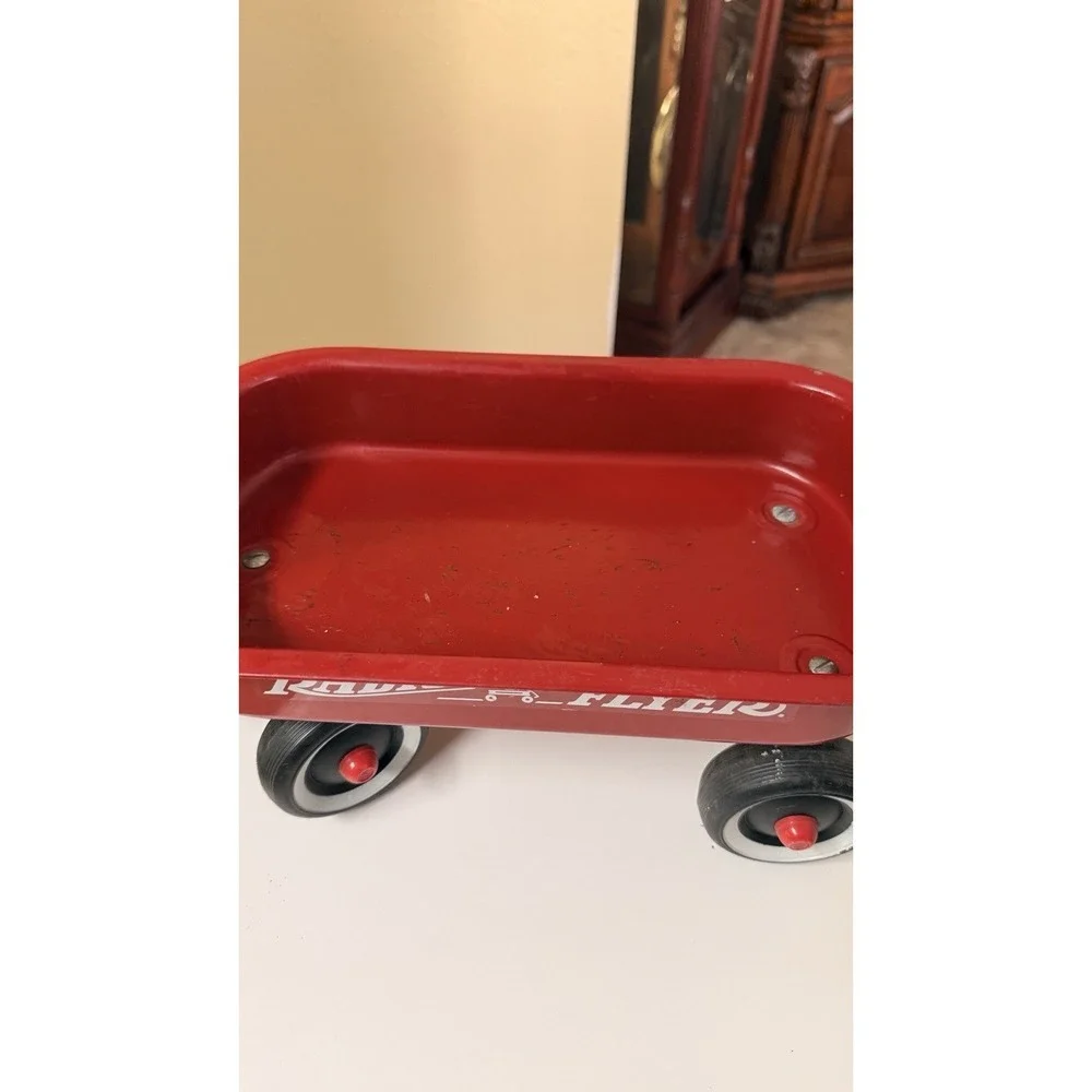Radio Flyer Mini Red Wagon‎ Toy Desktop Decor Collectible Metal Wagon